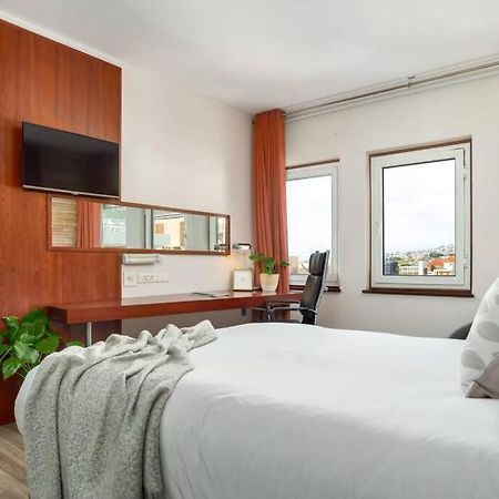 Central Modern City Escape Apartment! Le Cap Extérieur photo