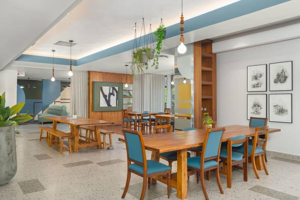 Central Modern City Escape Apartment! Le Cap Extérieur photo